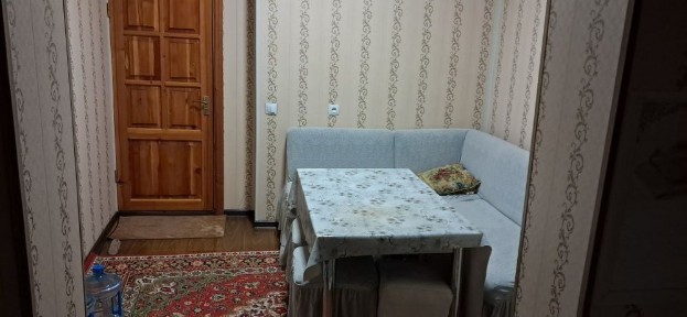 Ahmad Yugnakiyda 3 xonali xonadon