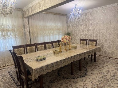 Квартира сотилади.