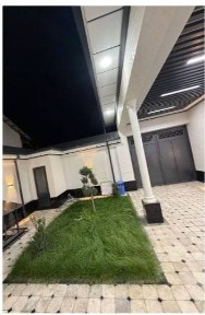 Yashash uchun tayyor hovli zudlik bilan sotiladi