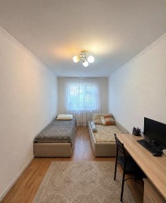 Продам квартиру 3 комнаты Ойбек, Госпитальный