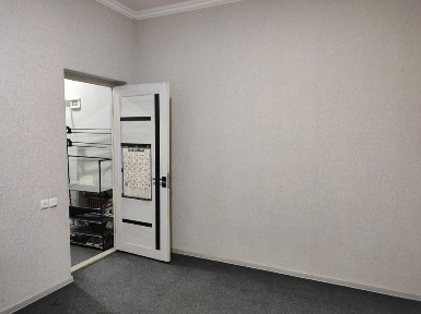 Зангиота туманида 2 хонали квартира узоқ муддатга ижарага берилади.