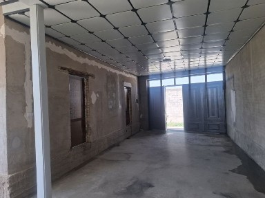Uy sotiladi yangi o'zbekiston bog'ini orqasi