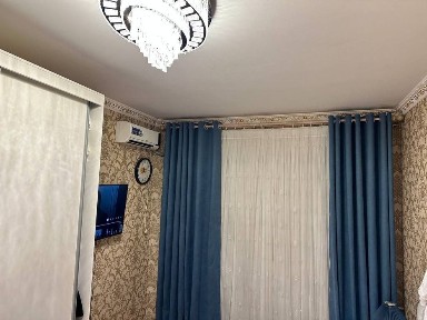 Продам на Юнус Абаде 14 квартале 4/4/4, торцевой, утеплён стены. Есть