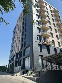 На Махтумкули продается своя новостройка 100 кв. м рядом с Livingood