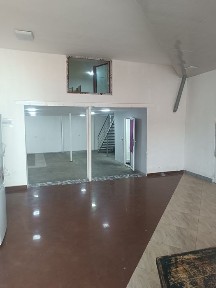 Фарход бозори енида, 2 этажа, 110 КВ м ижарага берилади