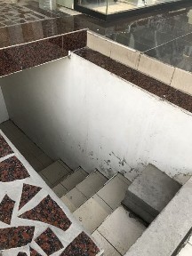 Shayhantahur rayoni tinchlim metro oldida 20 kvadtat padval