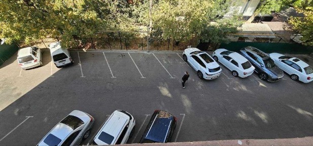 Сдам на метро Айбек 38 кв м (А7)