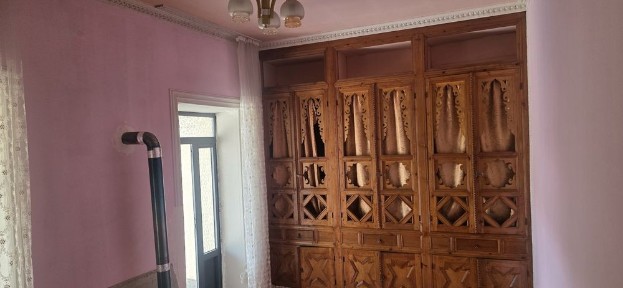 Студент кизларни ижорага куйамис