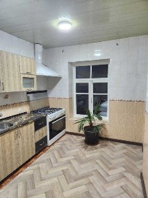 Дом рядом с Метро Берний; Беруний метроси - Ховли - уй сотилади