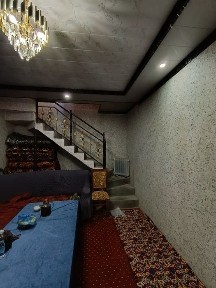 9 xonalik 2 etajlik uy sotiladi