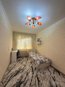 Продаётся 5х комн квартира на 4 этаже Ор-р Пиридастгир