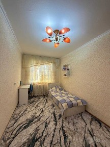 Продаётся 5х комн квартира на 4 этаже Ор-р Пиридастгир