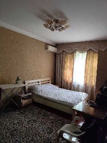 Юнусабад 15 4/2/5 Улучшенка зал и 3 спальни не торец парковка навесом