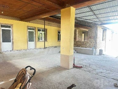 Uy xovli sotiladi 8sotix