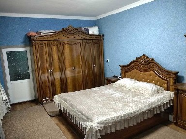 Жиззах шахарда Уй сотилади