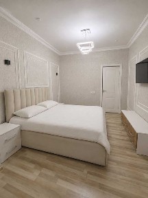 Марказда, Афросиёб кўч. квартира без маклера, Космонавтлар метро ёнида