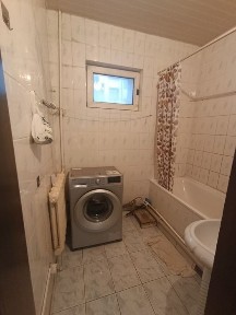 Аренда: Узбекфильм 3х комнатная Кирпич Балкон 2/6. Метро Новза 5-7 ми