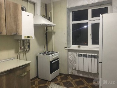 Kvartira sotiladi 2/2/7 sergeli 2 bekat