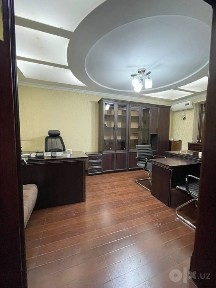 Аренда свой нежилой евро-офис ул Мукумий вдоль дороги. Первая линия.