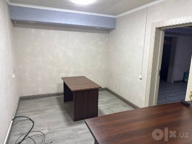 Метро Хамза Офисный Кабинет с Мебелью