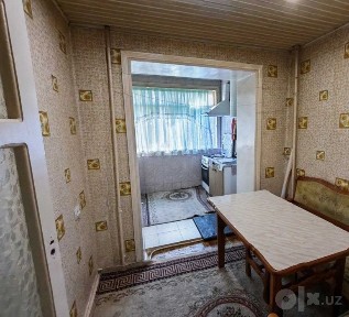 1 xonali kvartira sotiladi sh.rustaveli aziz bozor. 1 xonalik 3 etaj
