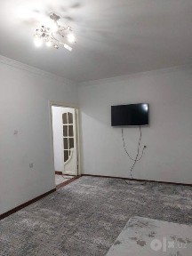 Yakkasaroy tumani Boshliq mahallasida 2 xonali 3 qavatta joylashgan.