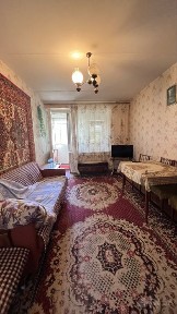 Vasxodda 2xona 2etaj Kvartira srochna sotiladi