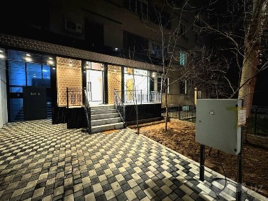 Zo'r TVni yonida 100kv.m joy ijaraga beriladi