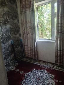 Спутник 16 Сотилади. Срочно. 1 хоналик. 2 х 3 балкон