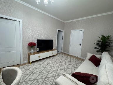 Продаю 2х переделанный в 3 комнатный квартиру