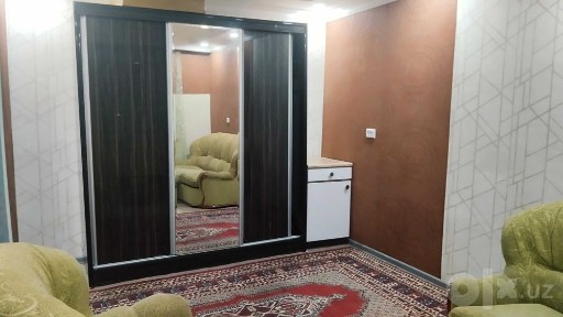 Сдам свою 1/5/5 квартиру у метро БИЙ Одному или троим, Инс Дипломатии.