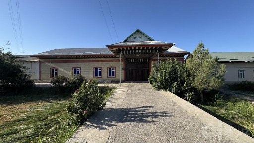 Uy (uchaska sotiladi)