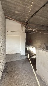 Продаётся участок 15,5 соток с коммерческим зданием - Зангиата