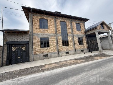 Samarqan tayloq yer uchaska sotiladi 6.5 sutuq