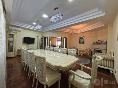 Продается ЕвроДом 6 комнат, ориентир: улица Дархан, 3,25 соток 570м²