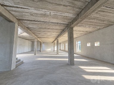 Samarqand shahar markazida 1000 m² 3 qavatli bino ijaraga beriladi