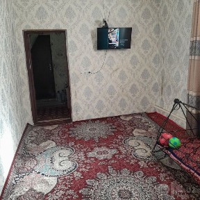 Saltanat yonda 2 etajka Dom 1-etajinda kvartira sotiladi
