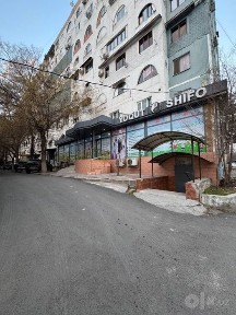 Своя срочна. 300м2 25 метр фасад Сотилмокда.