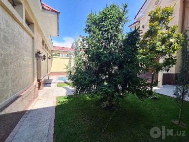 Великолепная постройка Евро дома с отличной зеленой зоной