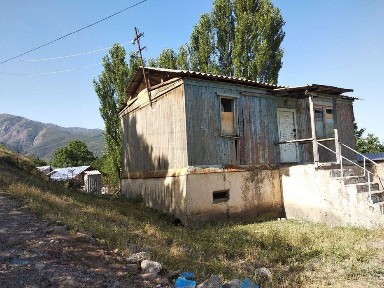 Продается участок в Чарваке 4 соток