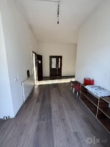 Arendaga beriladi katej 6sotix Bektemirda food sitini yonida