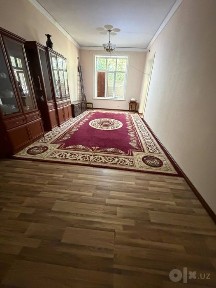 Bulvarda Student qizlar uchun yotoq xona [ hovli]