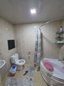 Motrid 3 xonali Sotiladi