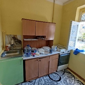 1 Хонали квартира 2 каватда сотилади Центральный аптекада
