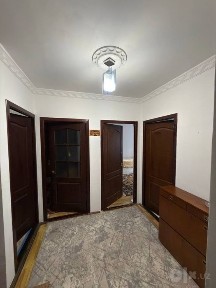 Продаётся своя 3-х комнатная квартира. 77 серия, Янгихаят, м-в Спутник
