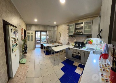 Продается 3х ком квартира Банковский дом, ор-р: м-в Эльбек, 132м²