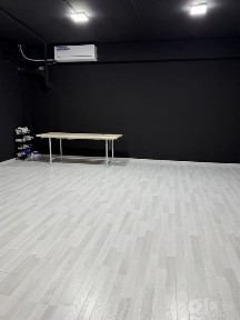 Срочное сдаётся помещение 53кв за 400$