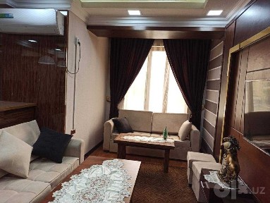 Андижон шахар, Бобиршох 11. 3/3/5. 60 кв. Мўлжал: Наврўз Моол. 63000 $