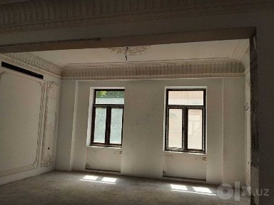 Ул. Ш. Руставелли, Отдельно Стоящее Здание! 1 300 м2, Вдоль Дороги.