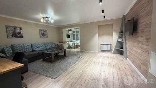 Продается квартира в Мирзо Улугбеке, Ц-1 75м2 3/2/4